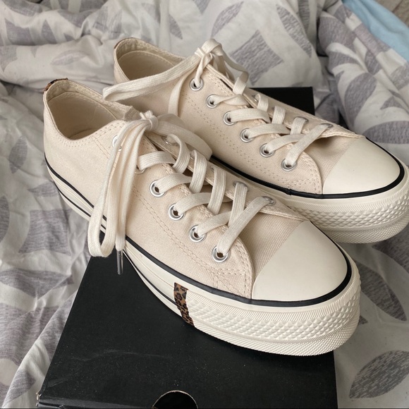 platform cheetah print converse